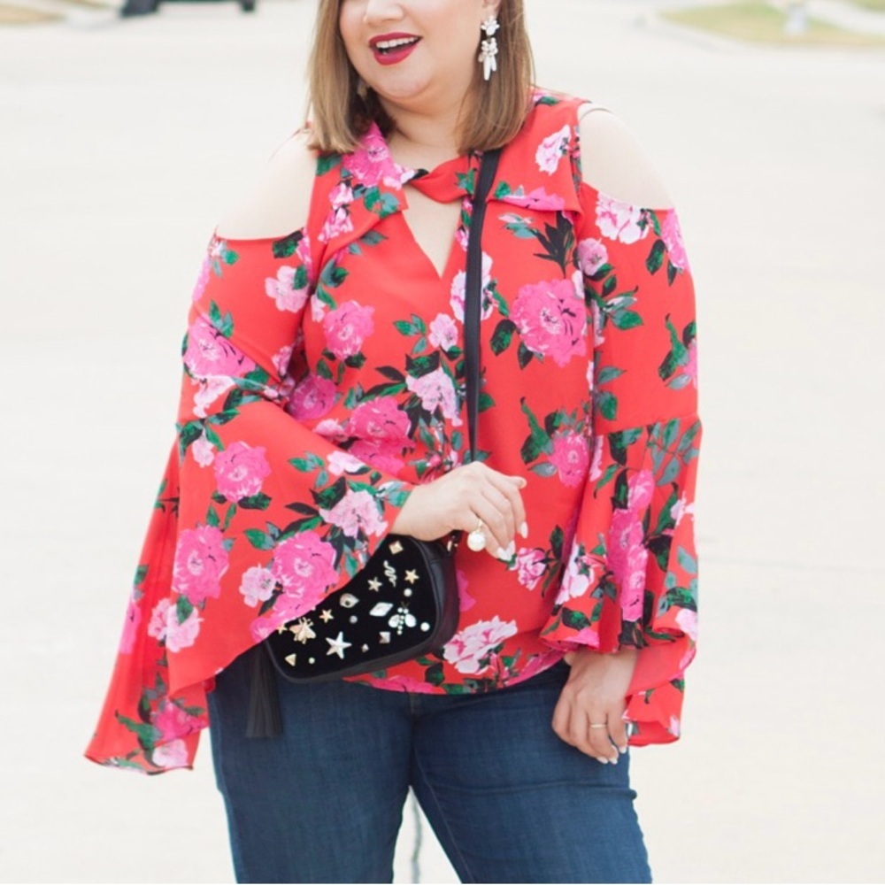 Belle & Sky Floral Cold Shoulder Top Size M